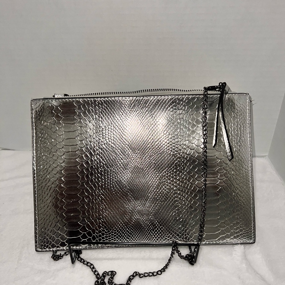 🌹Silver Snake Print Chain crossbody or clutch